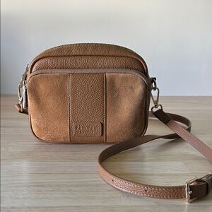 Pom Pom London original suede and leather crossbody bag, maple color.